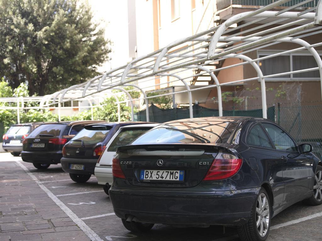 Residence Eurogarden Rimini Eksteriør bilde
