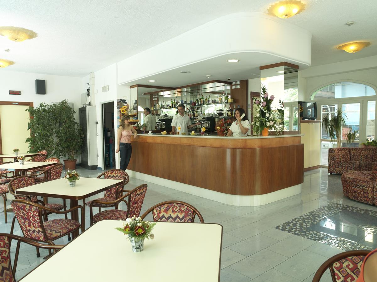 Residence Eurogarden Rimini Eksteriør bilde