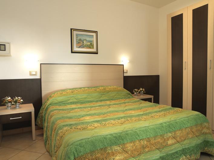 Residence Eurogarden Rimini Eksteriør bilde